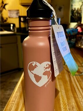 Victoria secret pink water Kanteen